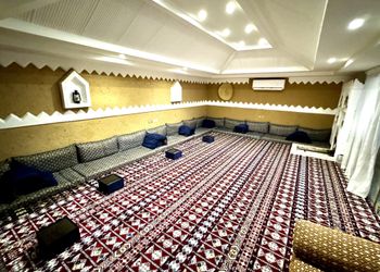 شاليه بمسبح خارجي وجلسة خارجية 