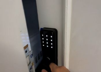 استديو بسرير ماستر وجلسة جانبية