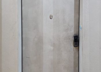 استديو بسرير ماستر وجلسة جانبية