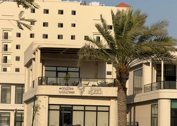 شقة بغرفة معيشة وغرفتين نوم 