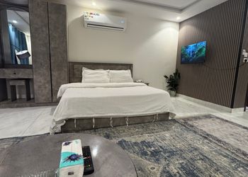 استديو بسرير ماستر