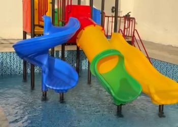 استراحة عائلية بمسبح و جلسة خارجية