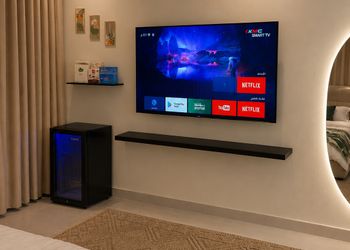 استديو بأثاث مريح وبسيط 