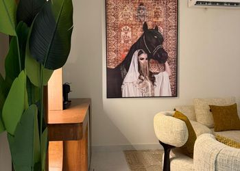 شقة بصالة أنيقة وغرفتين نوم 