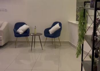 شالية بمسبح خارجي ومسطح اخضر