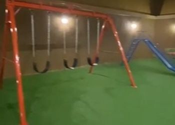 شاليه بجلسة خارجية ومسبح