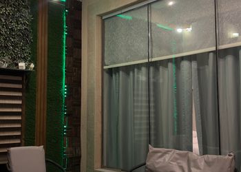 شاليه بألعاب أطفال ومسبح