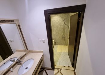 شقة بغرفتين نوم وصالة 