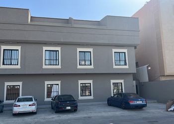 استديو بتصميم أنيق ودخول ذاتي 