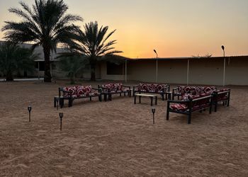 استراحة بجلسة خارجية ومجالس واسعة
