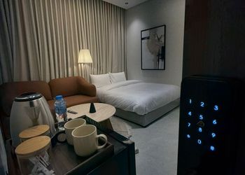 استديو بتصميم أنيق ودخول ذاتي