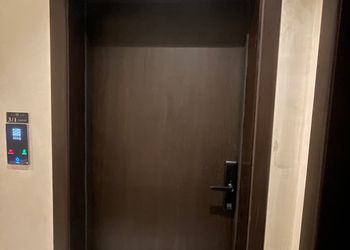 استديو بسرير ماستر وجلسة 