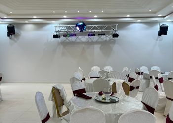 استراحة بمسطح اخضر ومجالس