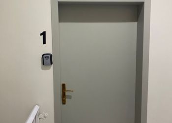استديو هادئ بسرير ماستر 