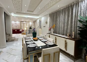 استراحة بجلسة مطلة على مسبح 