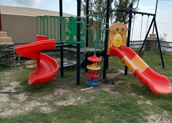 كوخ بثلاث غرف نوم و اطلالة 