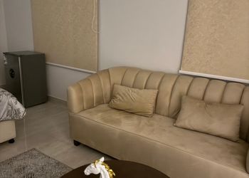 استديو بسرير ماستر وجلسة جانبية 
