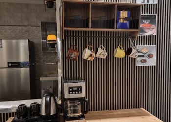 استراحة بمسطح اخضر وجلسه خارجيه