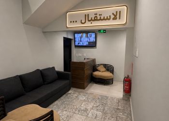 استديو بأثاث مريح وبسيط 