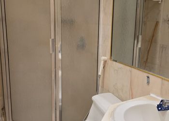 شقة بغرفتين نوم وأثاث مريح
