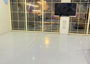 شاليه بمجلس وفناء خارجي