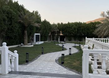 استراحة بمسطح اخضر ومسبح