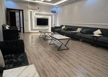 شاليه بمسطح اخضر و مسبح
