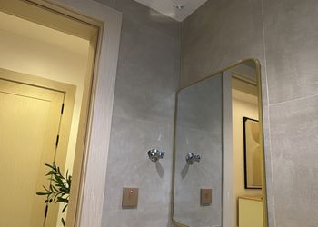 شقة بدخول ذاتي وتصميم هادئ