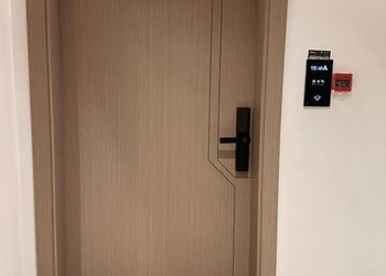 استديو هادئ بسرير ماستر 