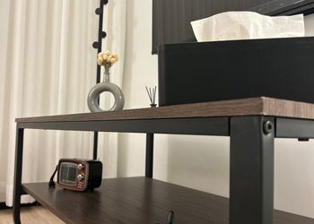 استديو بأثاث مريح وبسيط 