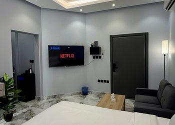 استديو بدخول ذاتي وتصميم أنيق 