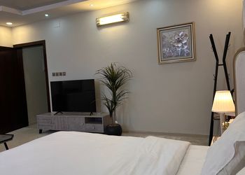 استديو بسرير ماستر وجلسة جانبية