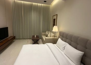 استديو هادئ بسرير ماستر