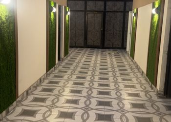 شقة بغرفة معيشة وغرفة نوم