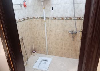 استديو بسرير ماستر وجلسة مريحة 