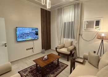 شقة بغرفه نوم ودخول ذاتي