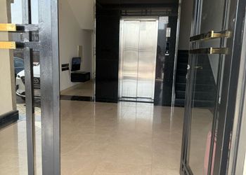 شقة بغرفتين نوم وصالة مريحة 
