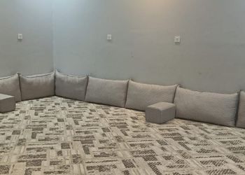 شاليه بمسطح اخضر وجلسة خارجية