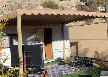 كرفان بجلسة خارجية وأجواء ممتعة