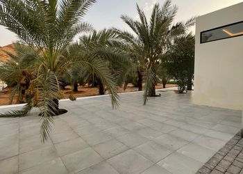 استراحة بصالة جلوس ومسبح 