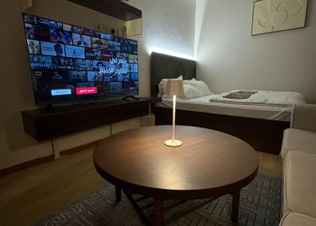 استديو بسرير ماستر وجلسة جانبية