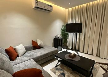 استديو بسرير ماستر وجلسة جانبية