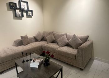 شقة بصالة جلوس ودخول ذاتي 