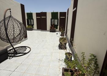 شقة بغرفتين نوم وصالة 