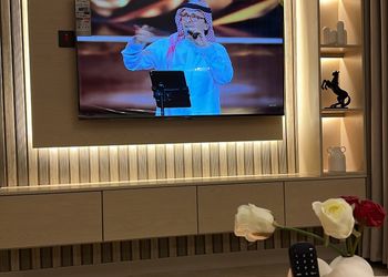 شقة بغرفة معيشة وغرفة نوم 