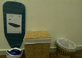 استديو بسرير ماستر وجلسة جانبية