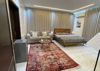 استديو هادئ بسرير ماستر 