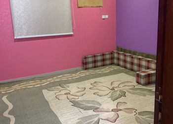 استراحة بمجلس وفناء خارجي 