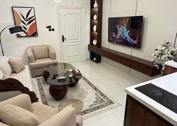 شقة بغرفة معيشة وغرفتين نوم 