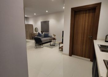 استديو بسرير ماستر وجلسة 